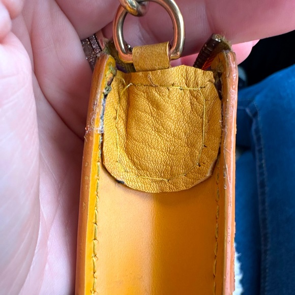 Louis Vuitton Epi Leather Pouchette - Picture 7 of 17